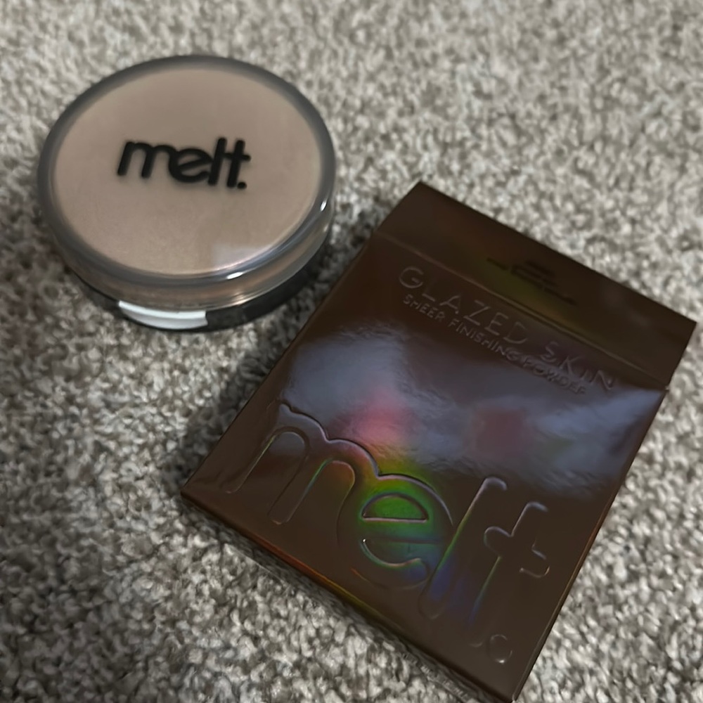 Melt cosmetics glazed skin finishing powder